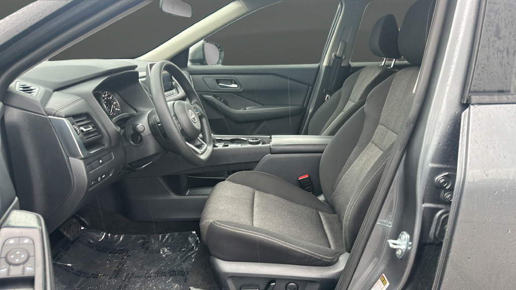 Used 2024 Nissan Rogue SV AWD/4WD image 9