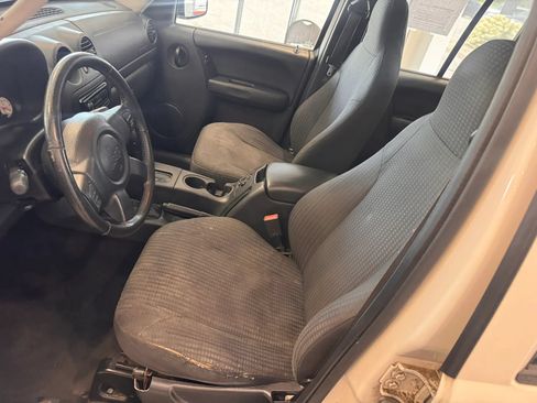 Used 2003 Jeep Liberty Sport AWD/4WD image 14