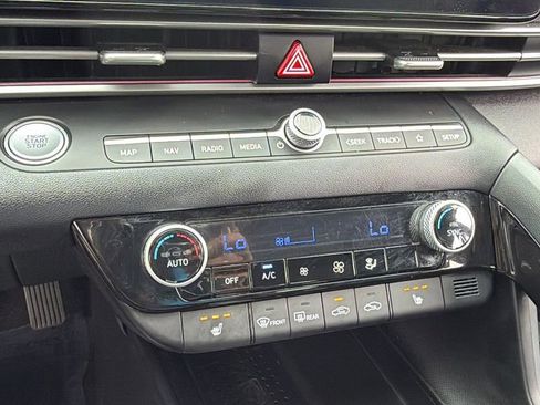 Used 2023 Hyundai Elantra Limited FWD image 23