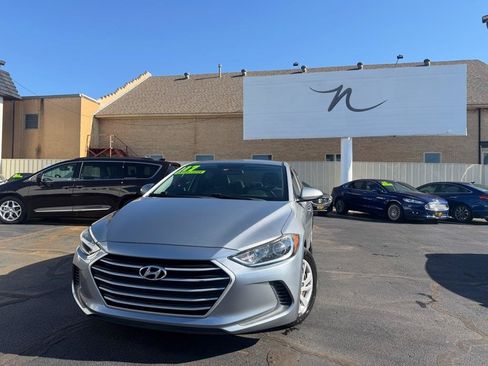 Used 2017 Hyundai Elantra SE FWD image 6