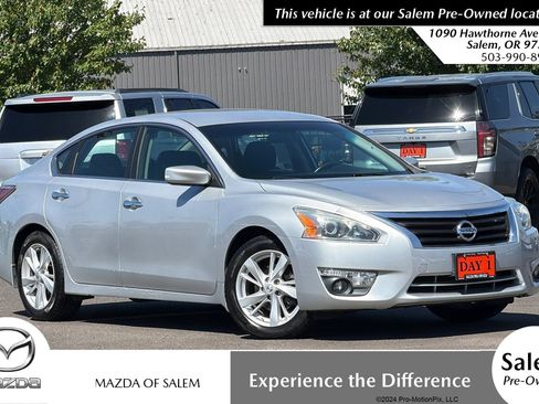 Used 2015 Nissan Altima 2.5 SV FWD image 1