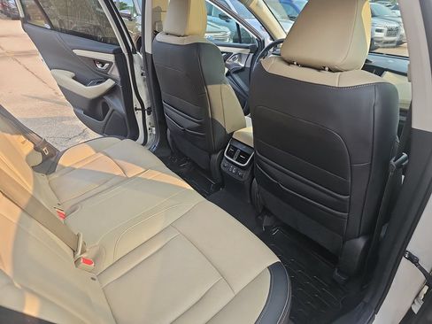 Certified 2024 Subaru Outback Limited AWD/4WD image 11