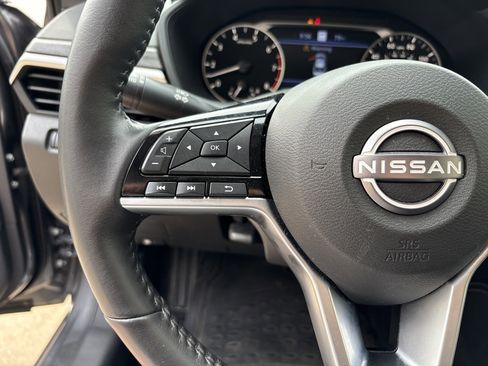 Used 2025 Nissan Altima 2.5 SL AWD/4WD image 19