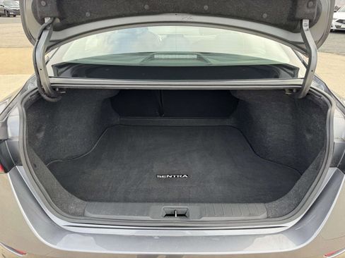 Used 2020 Nissan Sentra SR image 12