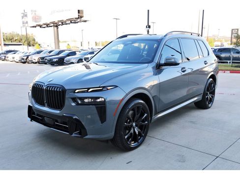 Used 2023 BMW X7 xDrive40i w/ Executive Package image 3