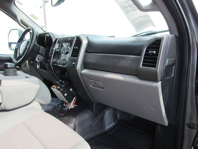 Used 2018 Ford F550 2WD Regular Cab Super Duty w/ Power Equipment Group image 16