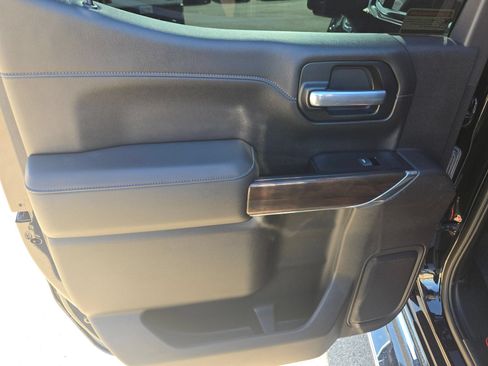 Used 2020 GMC Sierra 1500 SLT RWD image 15