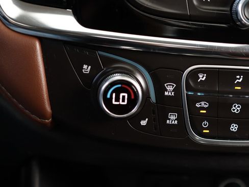 Used 2018 Chevrolet Traverse High Country AWD/4WD image 18