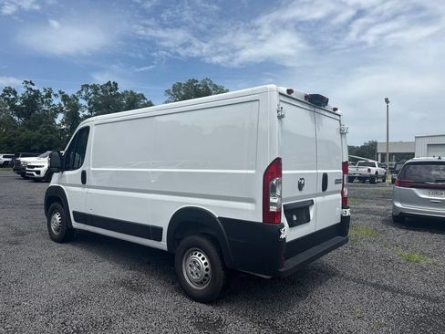 Used 2025 RAM ProMaster 2500 w/ Convenience Group FWD image 3