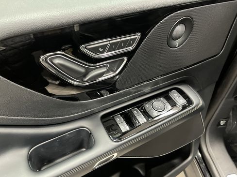 Used 2025 Lincoln Aviator Reserve AWD/4WD image 30
