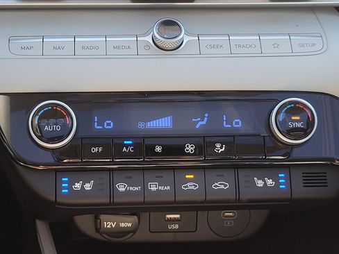 New 2026 Hyundai Elantra Limited FWD image 19