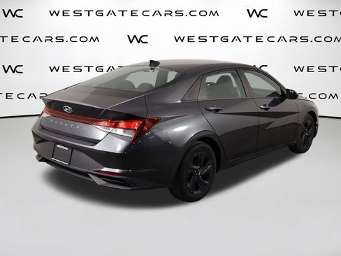 Used 2022 Hyundai Elantra SEL FWD image 41