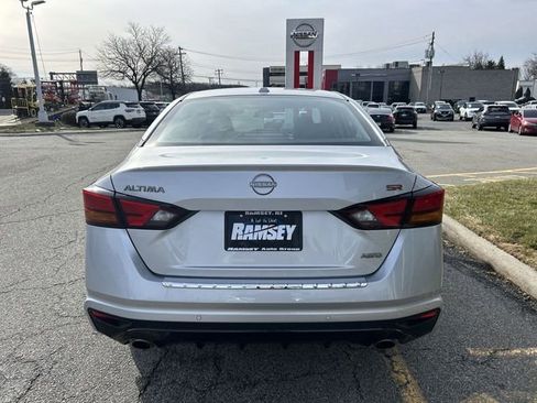 Used 2023 Nissan Altima 2.5 SR w/ SR Premium Package image 7