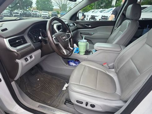 Used 2020 GMC Acadia SLT FWD image 3
