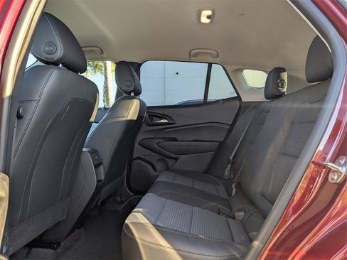 Certified 2025 Chevrolet Trax LT image 14