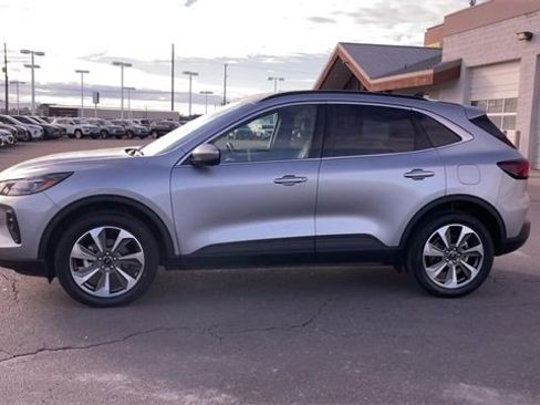 Used 2024 Ford Escape Platinum image 6