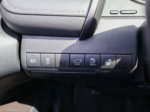 Used 2021 Toyota Camry SE w/ Cold Weather Package FWD image 23