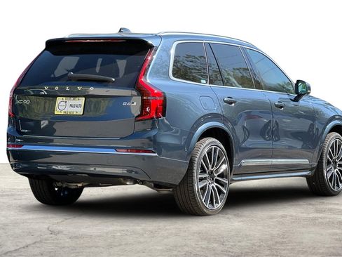 Certified 2025 Volvo XC90 B6 Ultra w/ Lounge Package image 2
