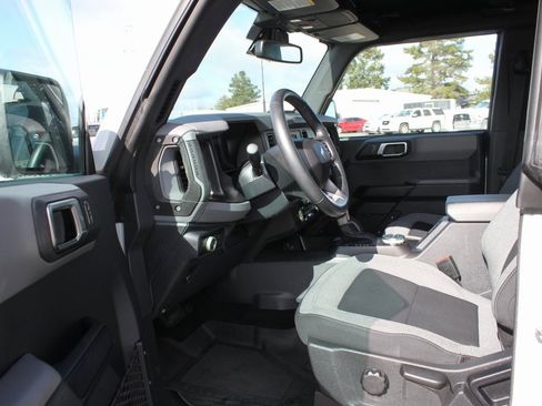 Used 2023 Ford Bronco Big Bend w/ Sasquatch Package image 11