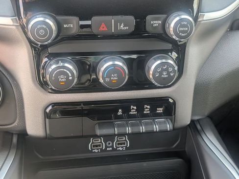 New 2026 RAM 1500 Big Horn AWD/4WD image 18