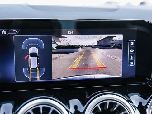 Certified 2025 Mercedes-Benz GLA 250 4MATIC image 23