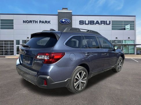 Used 2018 Subaru Outback 2.5i Limited w/ Popular Package #2 image 3