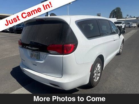 Used 2023 Chrysler Voyager LX FWD image 6