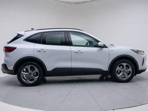 Used 2025 Ford Escape ST-Line Select AWD/4WD image 9