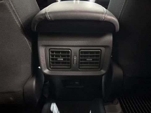 Used 2023 Toyota Venza LE image 23