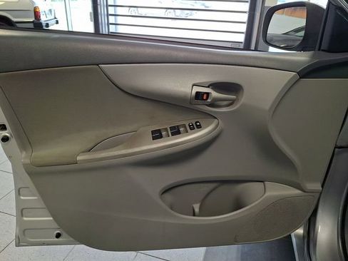 Used 2010 Toyota Corolla LE image 11