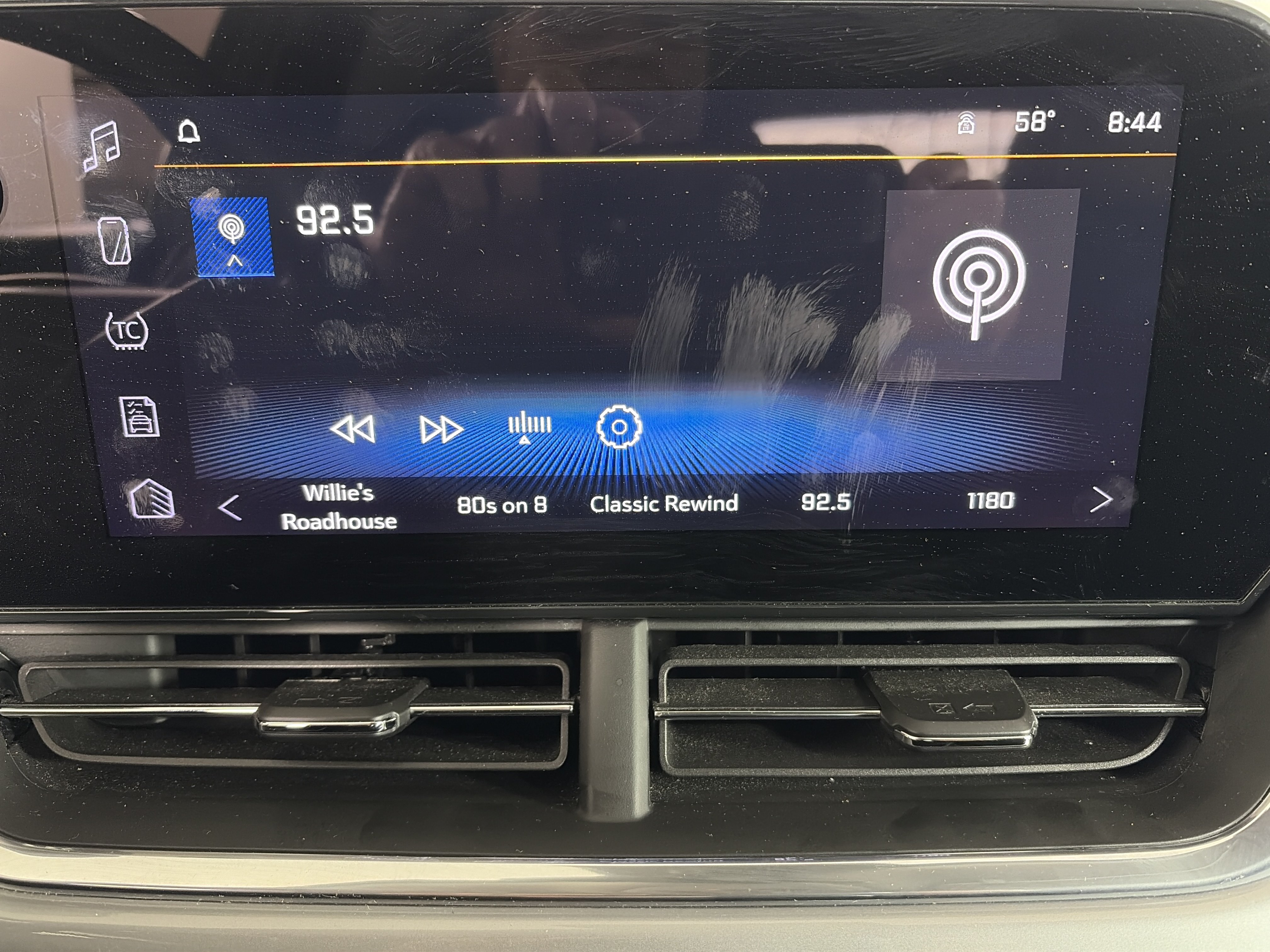 Used 2024 Chevrolet Trax LT w/ Driver Confidence Package FWD image 18