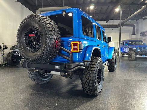 Used 2022 Jeep Wrangler Unlimited Rubicon image 32