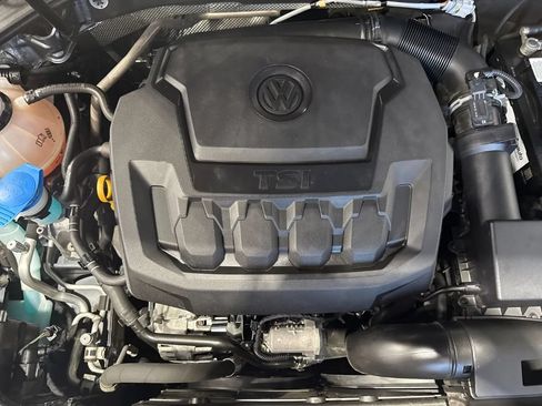 Used 2018 Volkswagen Passat 2.0T SE FWD image 14