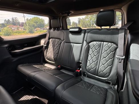Used 2022 Jeep Grand Wagoneer Series III w/ Rear Seat Video Group 1 AWD/4WD image 30