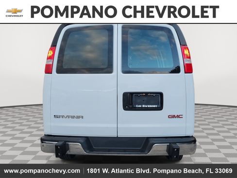 Used 2024 GMC Savana 2500 w/ Driver Convenience Package image 4