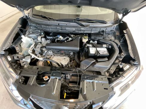 Used 2017 Nissan Rogue SV AWD/4WD image 24