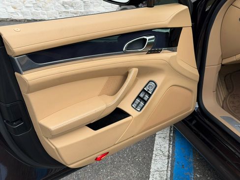 Used 2011 Porsche Panamera image 24
