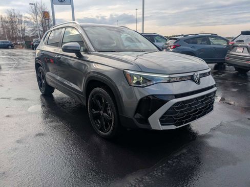 Certified 2025 Volkswagen Taos SEL w/ Taos Adventure Package image 1