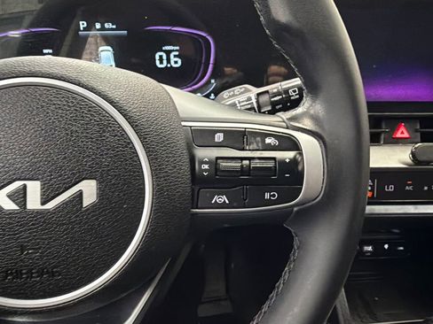 Used 2025 Kia Sportage EX image 23