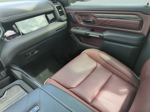 Used 2025 RAM 1500 Limited AWD/4WD image 23