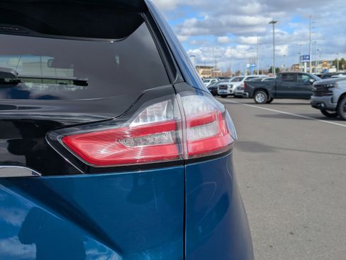 Used 2020 Ford Edge Titanium image 45