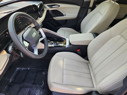 Used 2025 Audi Q5 Premium AWD/4WD image 5