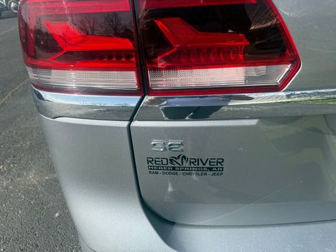 Used 2023 Volkswagen Atlas SE image 8