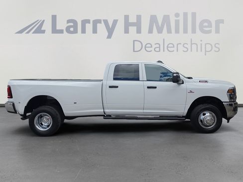 New 2026 RAM 3500 Tradesman AWD/4WD image 6