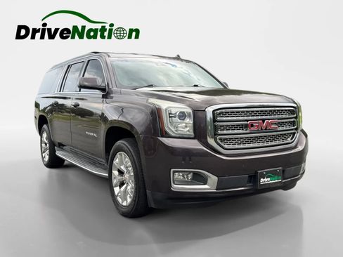 Used 2015 GMC Yukon XL SLT w/ Open Road Package AWD/4WD image 3