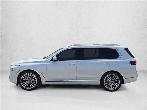 Used 2027 BMW X7 xDrive40i AWD/4WD image 9