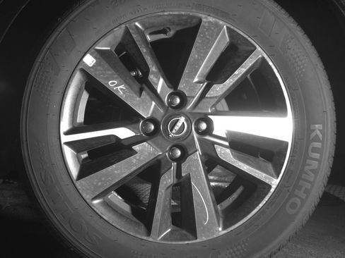 Used 2025 Nissan Versa SV image 14