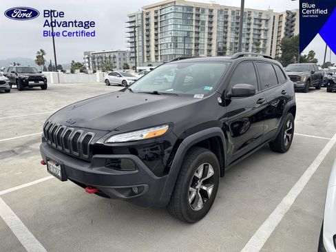 Used 2017 Jeep Cherokee Trailhawk AWD/4WD image 20