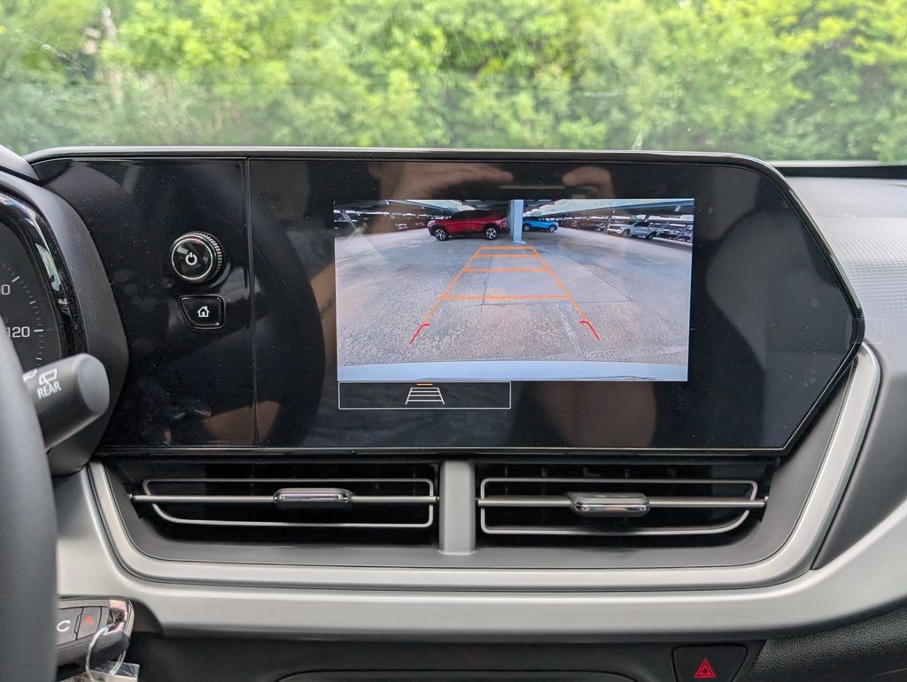 New 2026 Chevrolet Trax LS w/ LS Convenience Package FWD image 19
