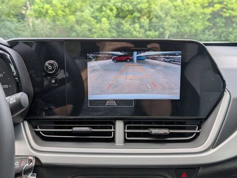 New 2026 Chevrolet Trax LS w/ LS Convenience Package FWD image 19